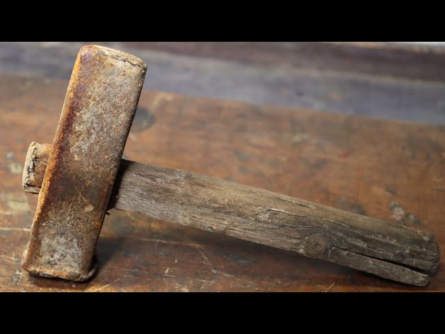 Restoration of an old rusty hammer