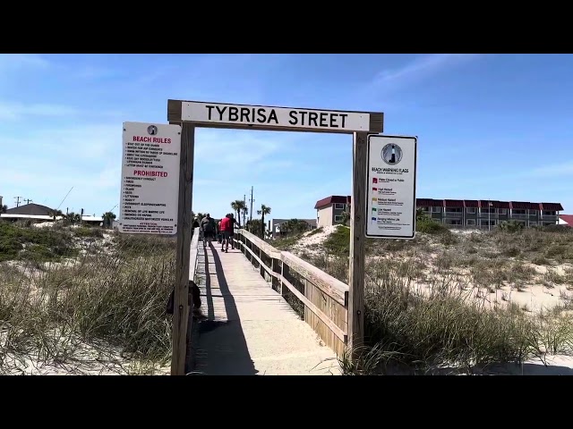 Tybee Island, Georgia, Tybrisa Street near the pier