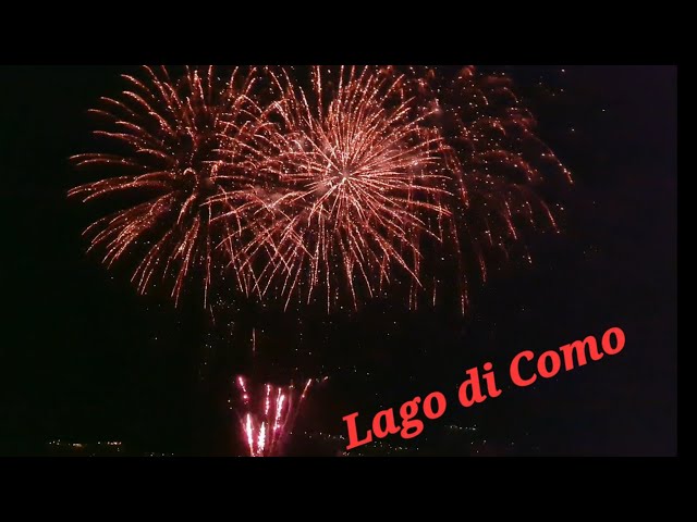 Lago di Como in Flammen  /Feuerwerk am Comer See vor Colico am 10.08.2023