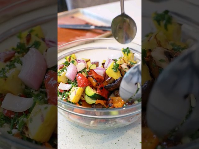 The Best Grilled Veggie Salad with Garlicky Dressing!! #easyrecipe