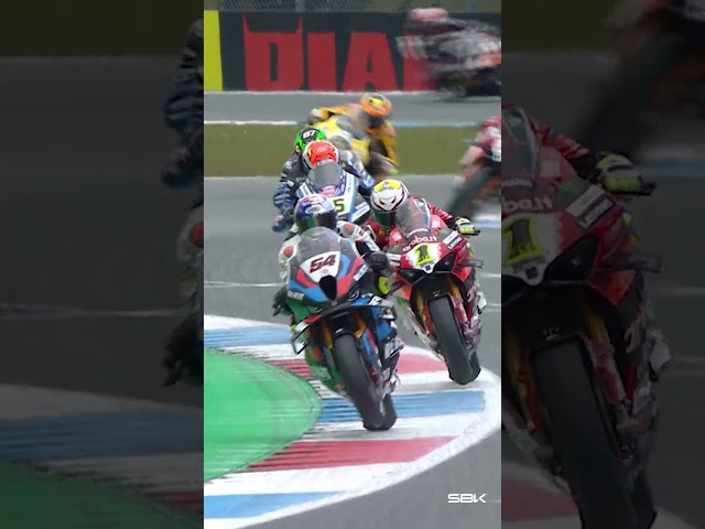 Yamaha riders battle it out for third place! ⚔️ | 2024 #DutchWorldSBK 🇳🇱