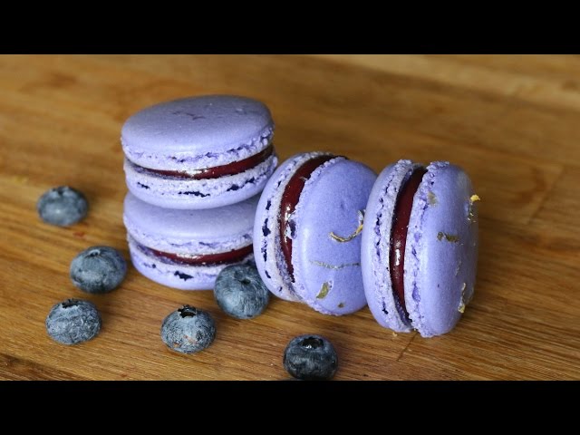 Blueberry Lemon French Macarons | sweetco0kiepie