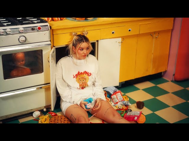 Anne-Marie – OBSESSED (Official Visualiser)