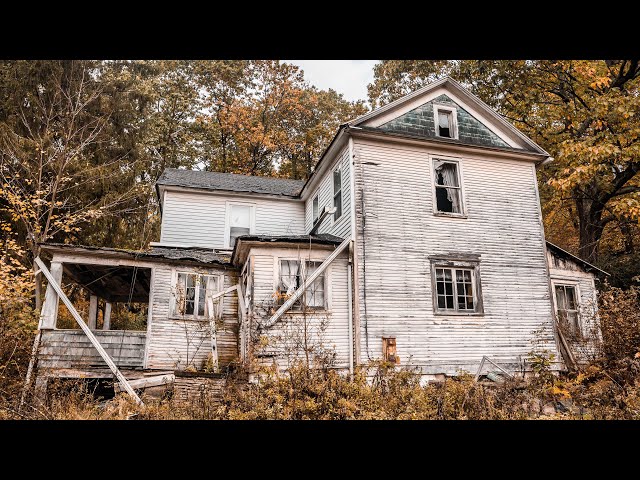 Strange Home in the Woods Left ABANDONED with Everything inside | Beds Still Made from 2000