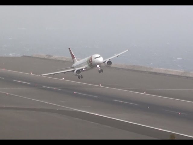 STORMY Winds 45Kts Extreme Landings Crazy Go Arounds || Madeira