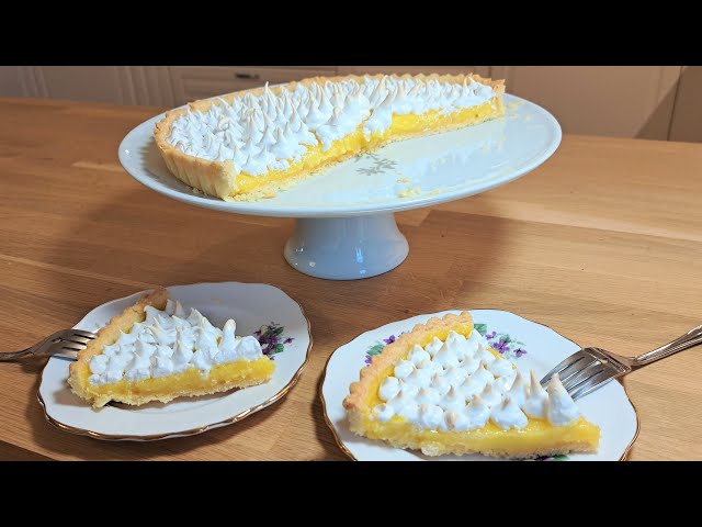 Excellent lemon tart on shortcrust pastry with lemon curd