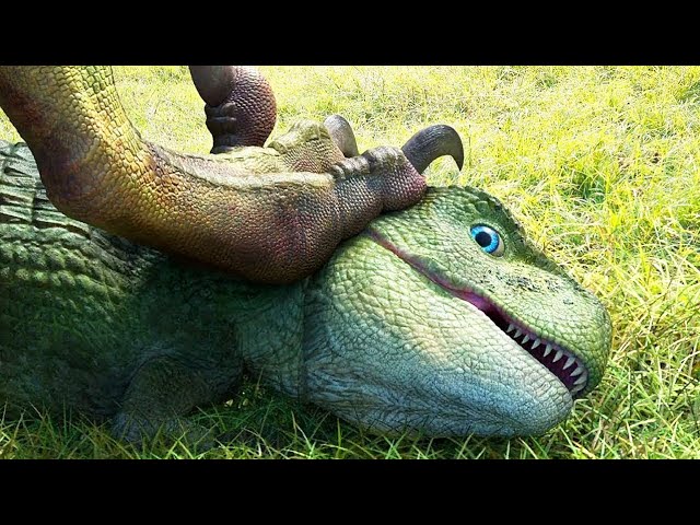 ديناصور ضعيف ضاع من أبوه وبيضطر انه يواجه ديناصورات عملاقة عشان ينجو بحياته Dino King