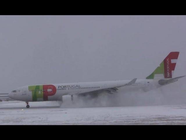 Emergency Landing in Snowstorm - TAP Portugal Airbus A330-202