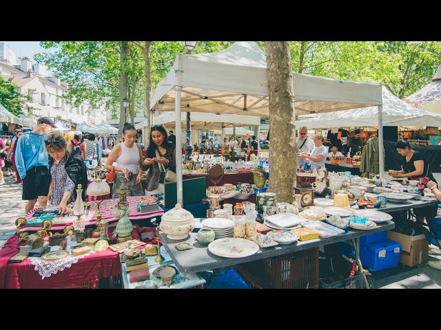 Shopping at the lovely flea market at Montmartre in Paris｜vintage accessories and clothes